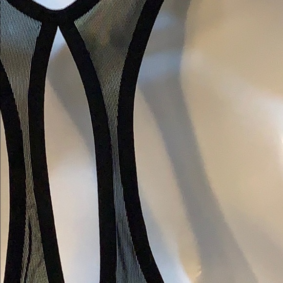 Champion C9 Ebony  Keyhole Duo Dry Sports Bra - Picture 4 of 7